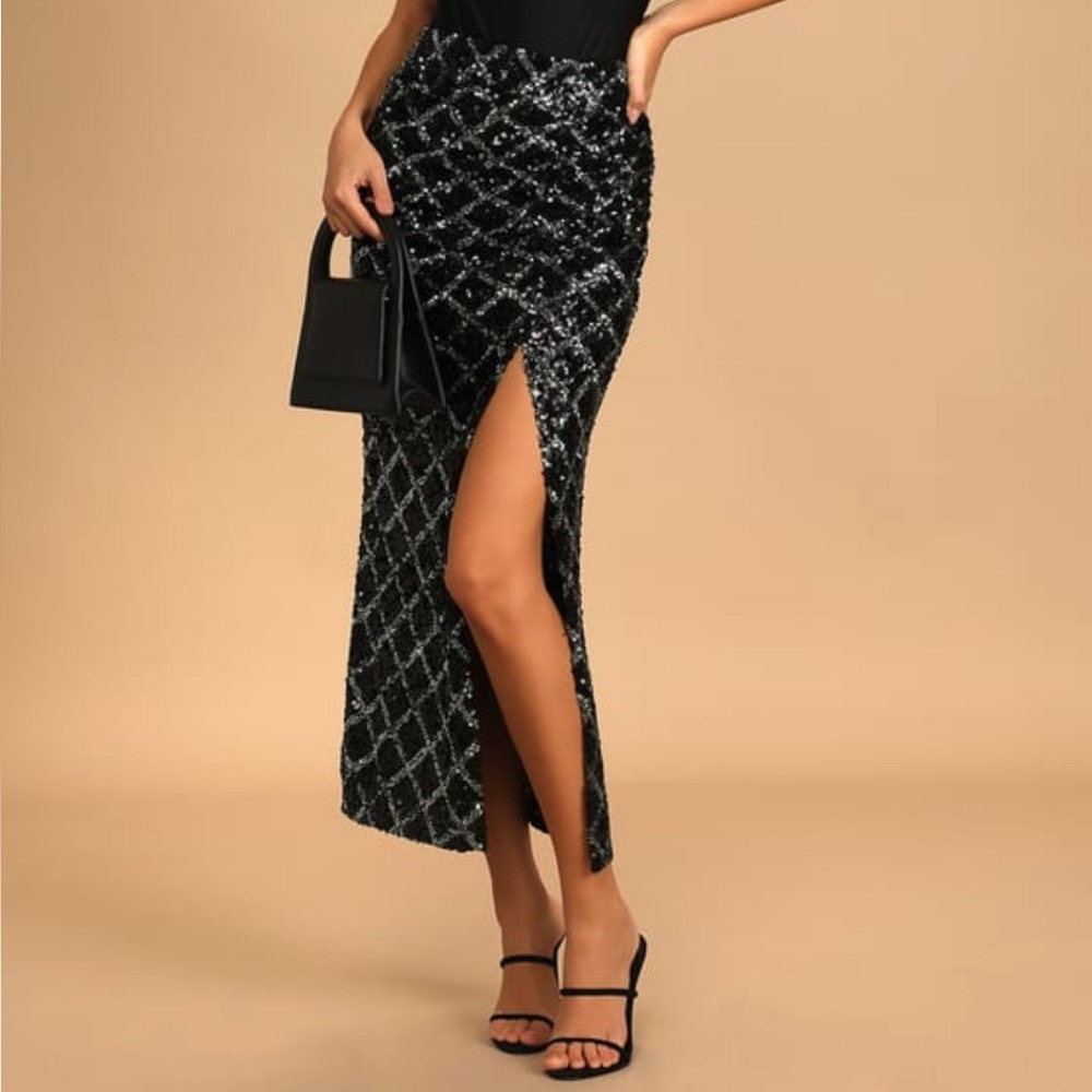Lulus Came Here To Shine Black
Multi Sequin Ruched Midi Skirt